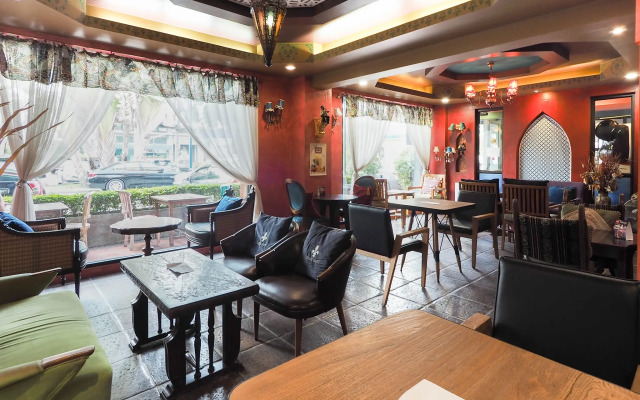 OYO 995 Blue Cafe Apartment
