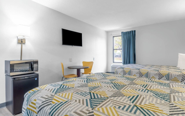 Motel 6 Franklin, OH