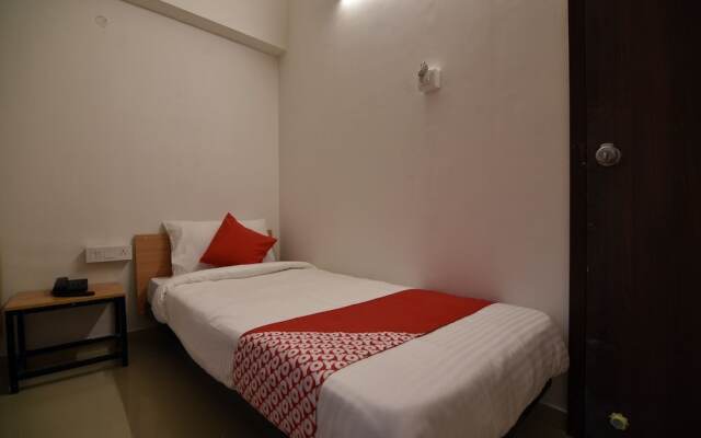 Oyo Flagship 45429 Mhasrul Gaon Dindori Rd
