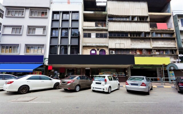 ZEN Rooms Basic Near KTM Sentul