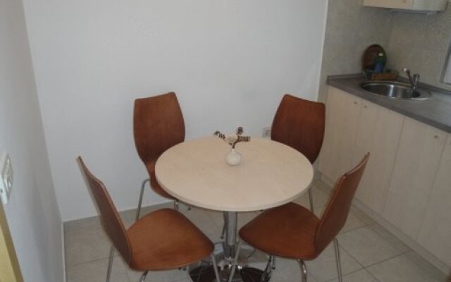 Split Inn Apartments and Rooms - Apartment Vicko (PID: 5)