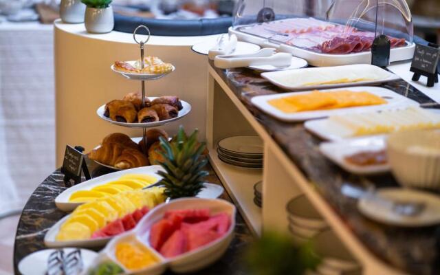 The Convo Porto Hotel & Apartment