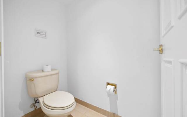 Stylish 2br/3ba Cozysuites on the Boardwalk!