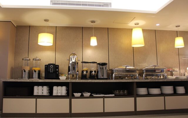 Home Inn Plus Shunde Daliang Bus Station