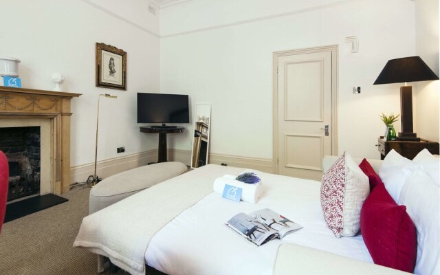 The Chelsea Cathcart Lodge - PC01