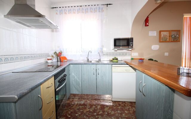 1090 Villa las Flores