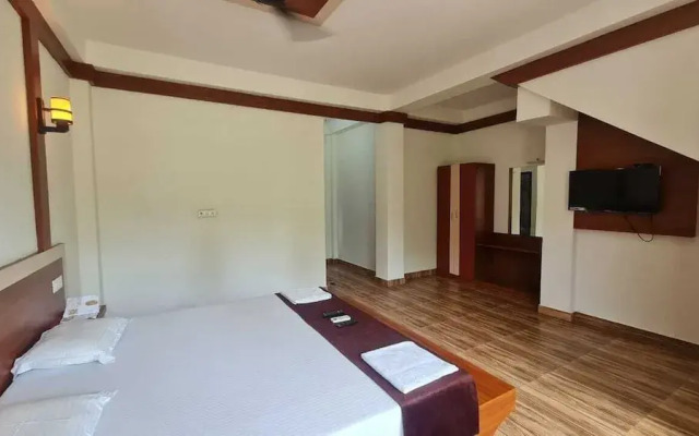 Hotel Exotica Squares Beach Resort