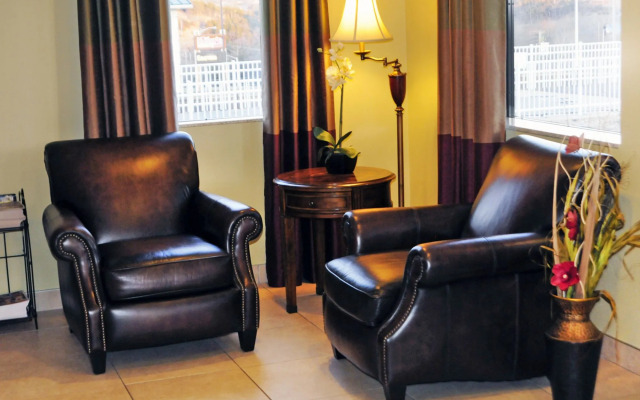 Whispering Hills Inn