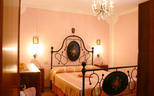 Wonderful Private Villa With Private Pool, TV, Pets Allowed and Parking, Close to Montepulciano