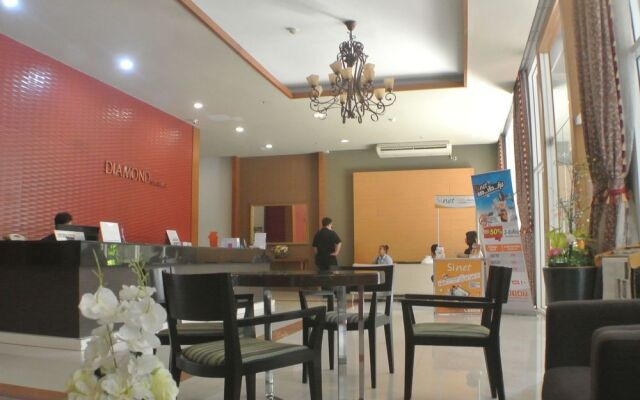 Diamond Sukhumvit by FIB
