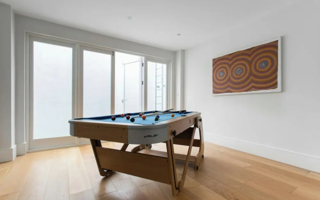 Winchendon Road by Onefinestay