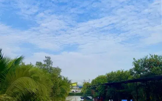 Klong Cafe & Resort
