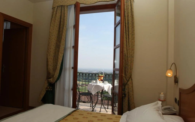Hotel Camoretti