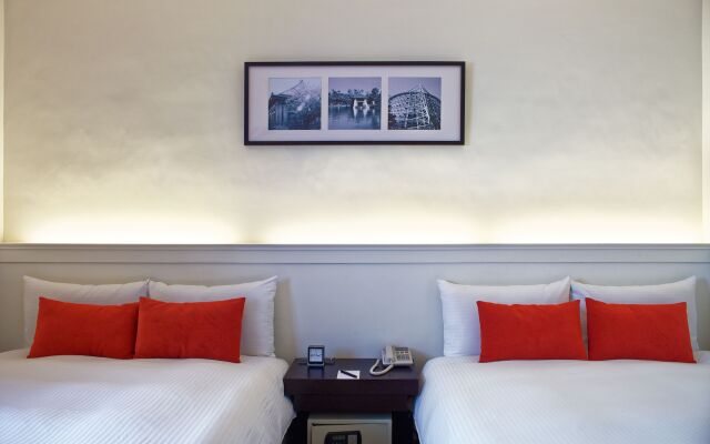 53 Hotel