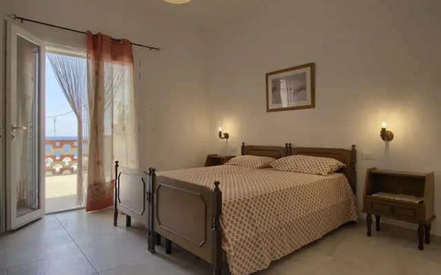 Polo - Relax Front Sea House