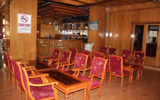Kaya Hotel