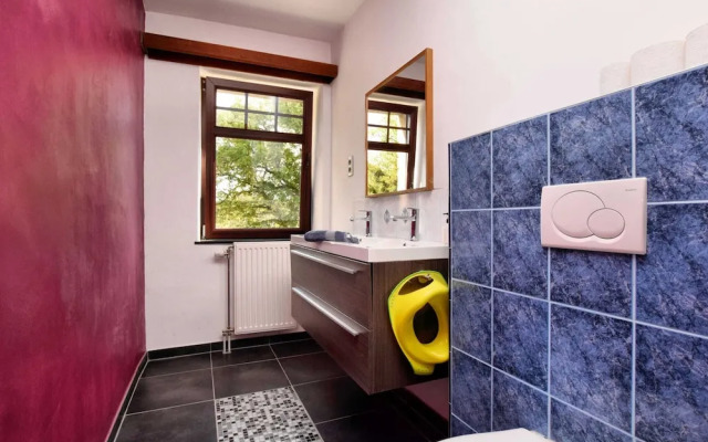 Pleasant Holiday Home in Erezée Ardennes with Hot Tub, Sauna