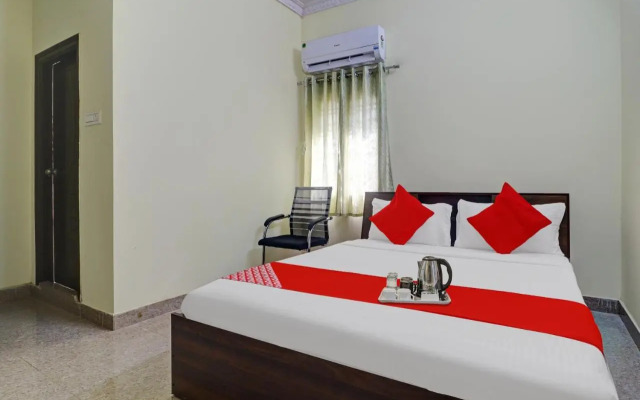 OYO 70303 S V Residency Kajaguda