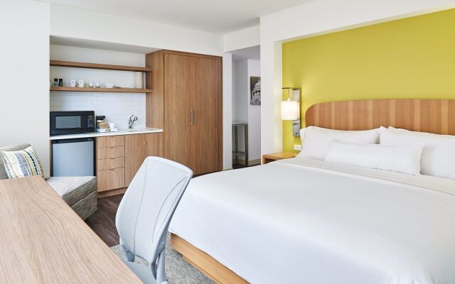 Element Austin Downtown