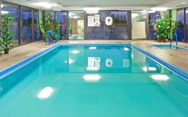 Holiday Inn Muskegon-Harbor