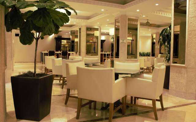 Radisson Resort Miami Beach