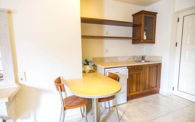 Pela Sofia Studios & Apartments