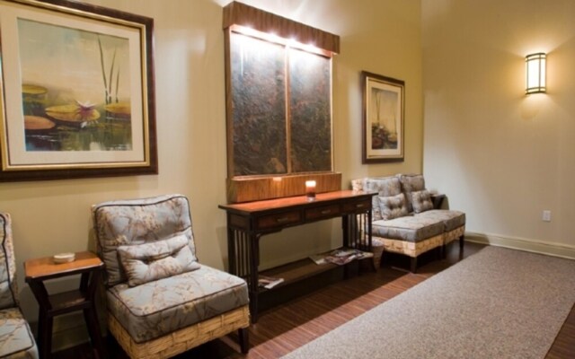 The Palms of Destin Resort by Panhandle Getaways