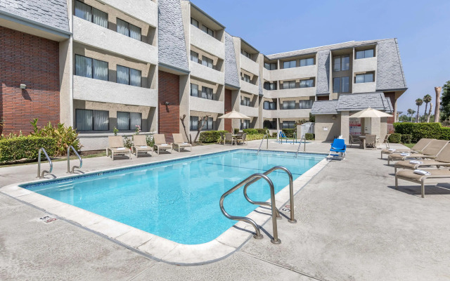 Best Western Plus West Covina Inn