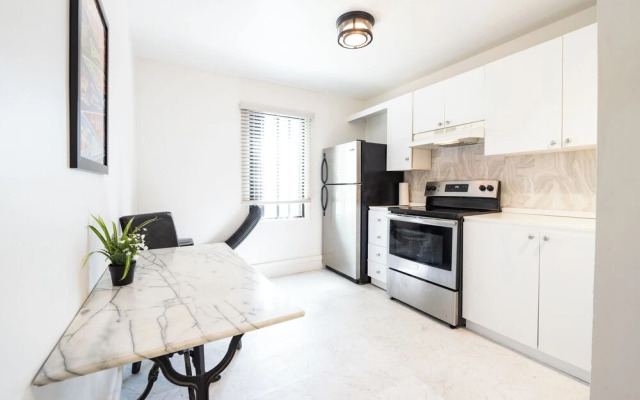Rue Drolet 2-Bedroom Apartment