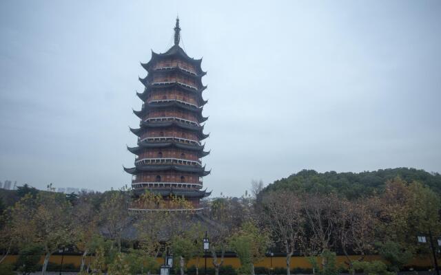 Hi Inn Suzhou Railway Station South Square