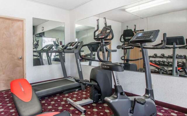 Quality Inn US65 & E. Battlefield Rd. Springfield