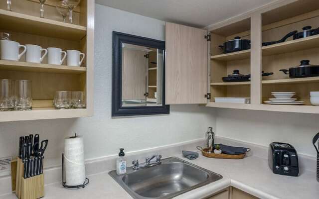 Park Suites at 221 - Free Golf