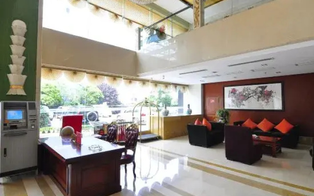 Qujing Yishi Yihe Hotel (Cuifeng Road, Qilin District)