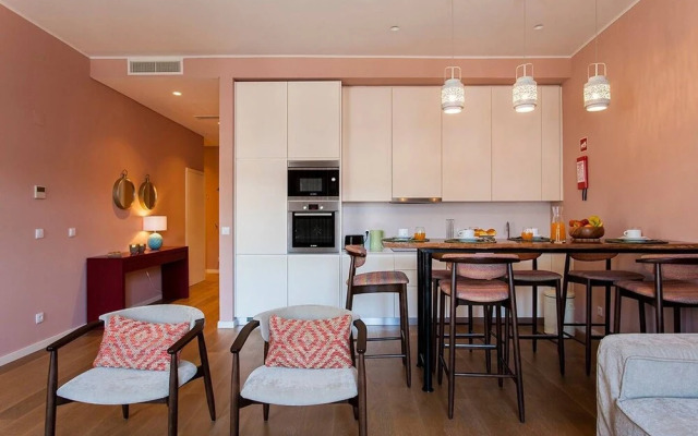 JOIVY Sublime 2BR Apt on Restauradores Sq., nearby Rossio Station