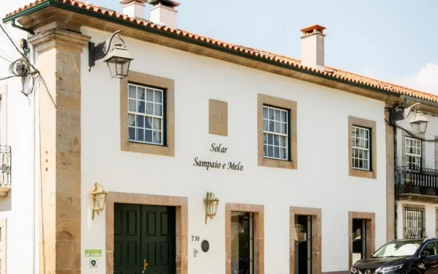 Solar Sampaio E Melo