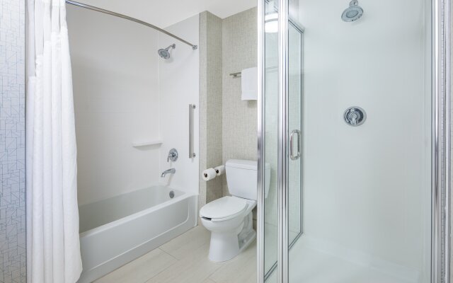 Holiday Inn Express and Suites Ontario Airport by IHG