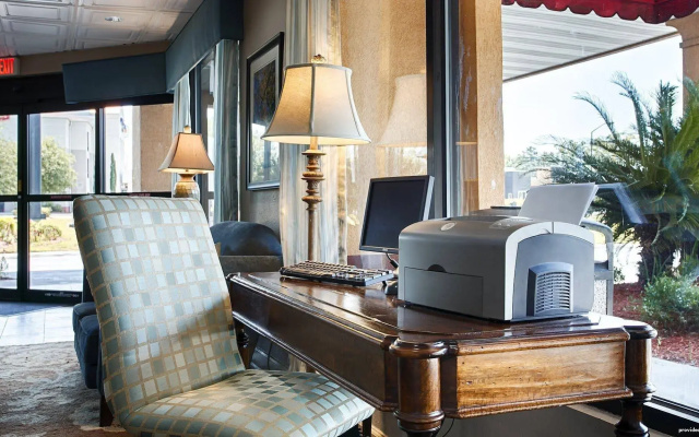 Ramada by Wyndham Savannah Gateway