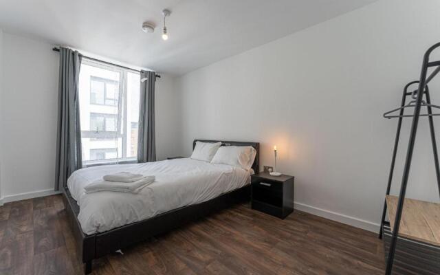 Contemporary 2 Bedroom Apartment - Birmingham City Centre - Digbeth Bullring Coach Station