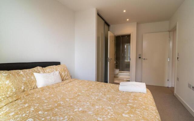 Luxury 2-bed Croydon Apartment Near Gatwick