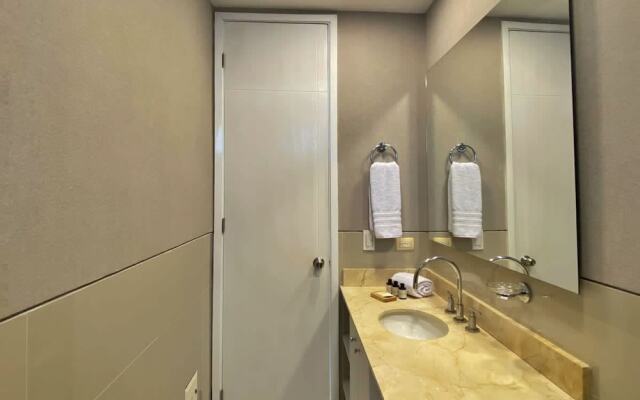 w Incredible 2BR w Unique View n AC