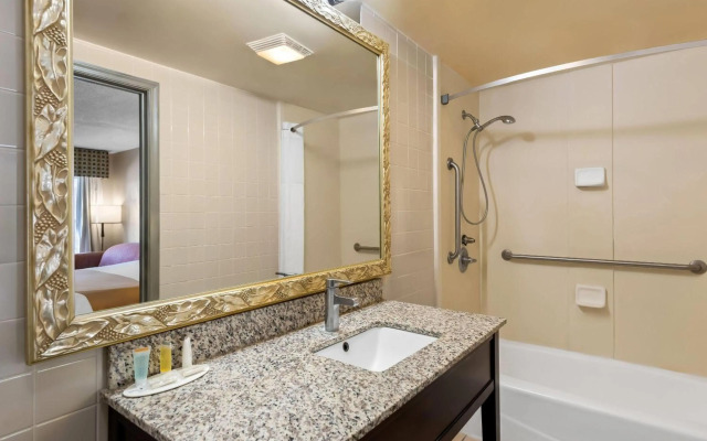 Days Inn by Wyndham Petersburg/South Fort Lee