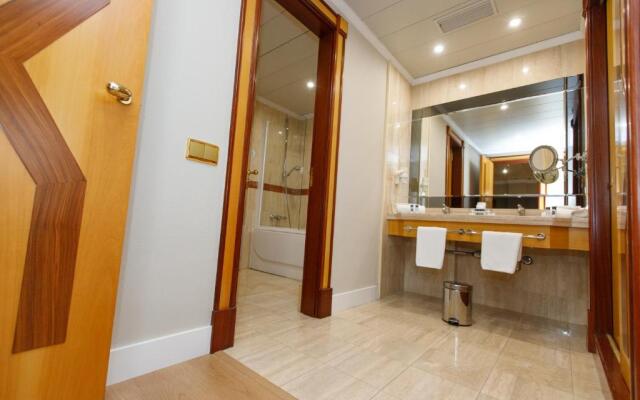 Oca Puerta del Camino Hotel
