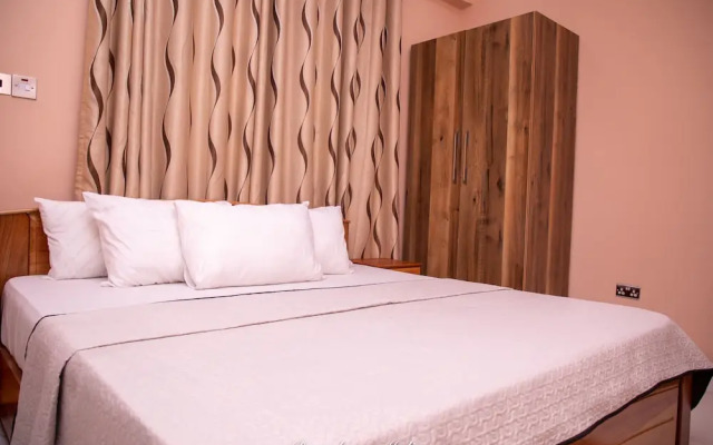 Stunning 2-bedroom Furnished Apartment in Accra