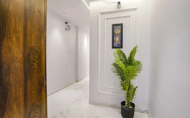 Fabhotel Peralz