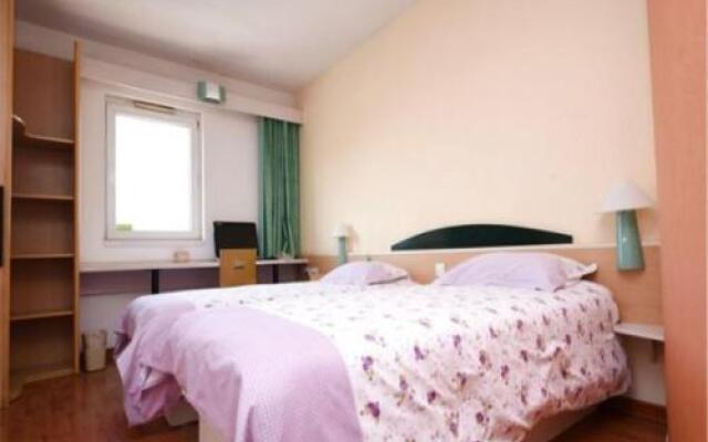 Motel Qingdao Development Zone Middle Changjiang Road