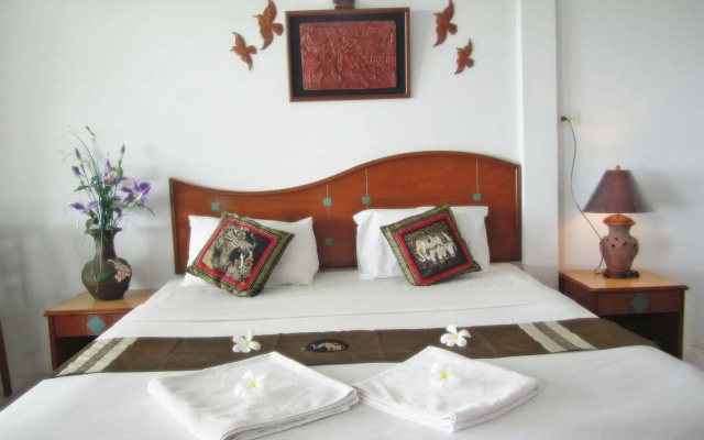 Lanta Il Mare Beach Resort