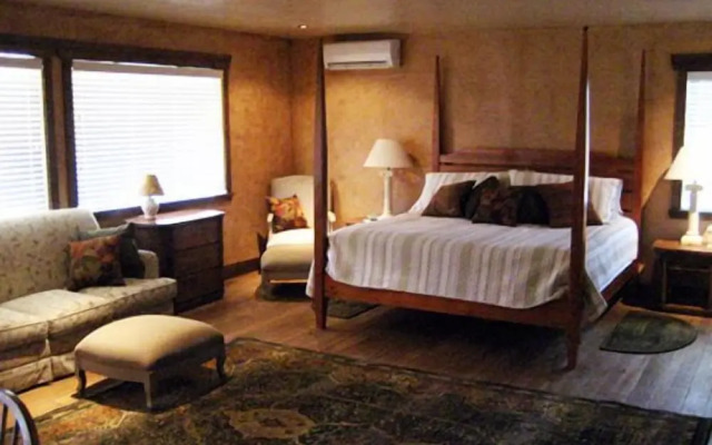 Canyon Vista Lodge