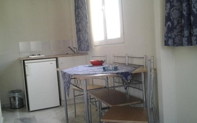 Noe Rooms