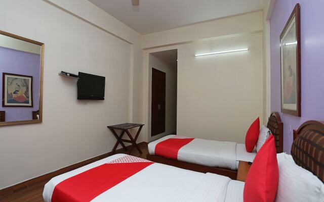 OYO 645 Hotel Tourist Deluxe