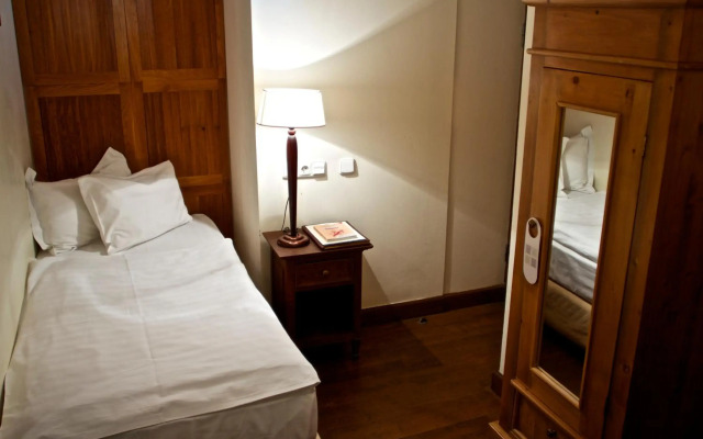 Rembrandt Hotel